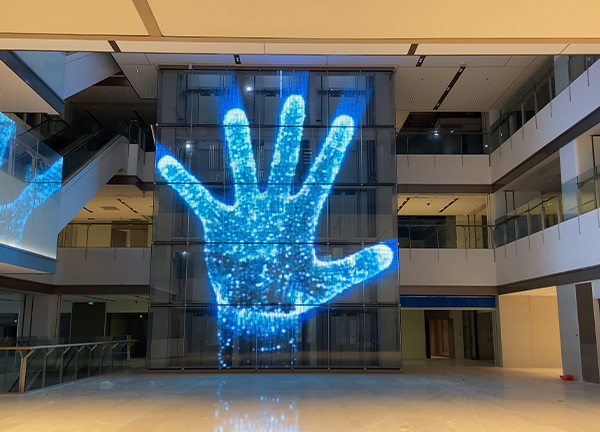 晶泓LED光電玻璃全景觀光電梯刷亮上海臨港文化地標-上海港城