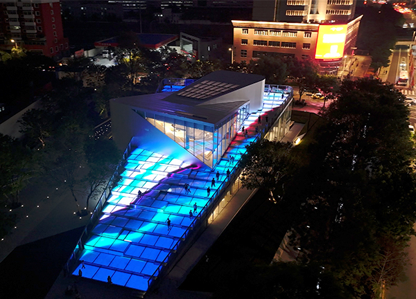 晶泓LED光電玻璃互動階梯助力沈陽“北站北商業(yè)”項目蝶變重生