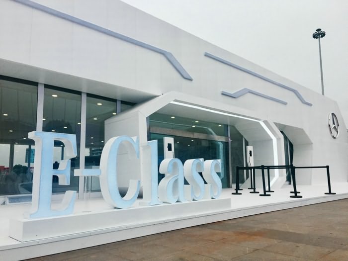 Mercedes-Benz攜手晶泓(NEXNOVO)透明LED顯示屏開展E級車智享體驗全國巡展(圖1)