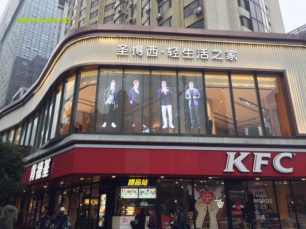 圣得西品牌服飾店透明LED顯示屏項目(圖1)