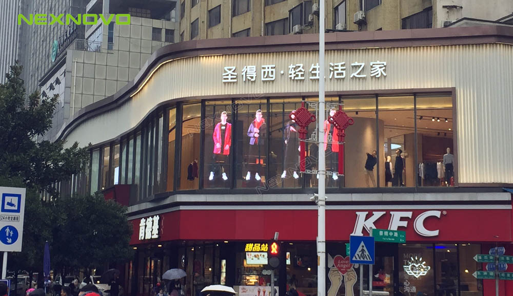 圣得西品牌服飾店透明LED顯示屏項目(圖3)