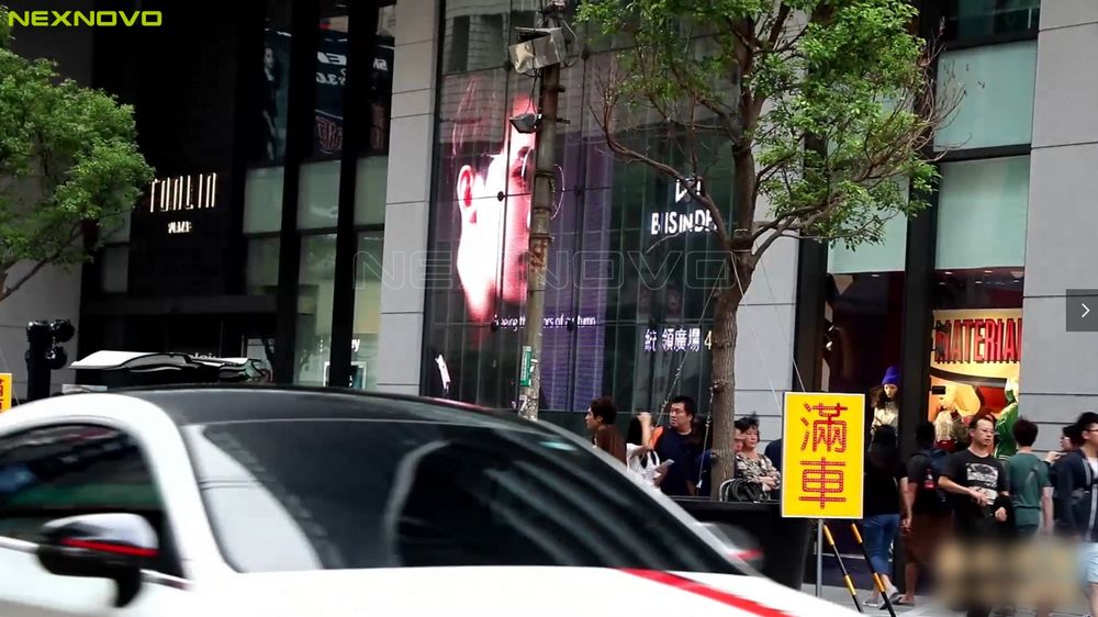 臺灣桃園統(tǒng)領(lǐng)百貨LED透明屏項(xiàng)目(圖2)